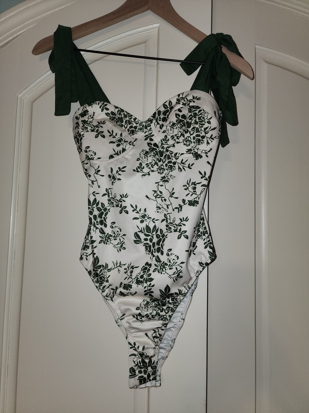 Cider White Bodysuit with Dark Green Floral Print and Tie Straps - Sz XXS - NWOT